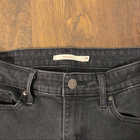 Dark Wash Levi’s 711 Jeans size 28 - Picture 5 of 5